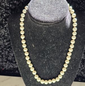 Elegant Pearl Necklace